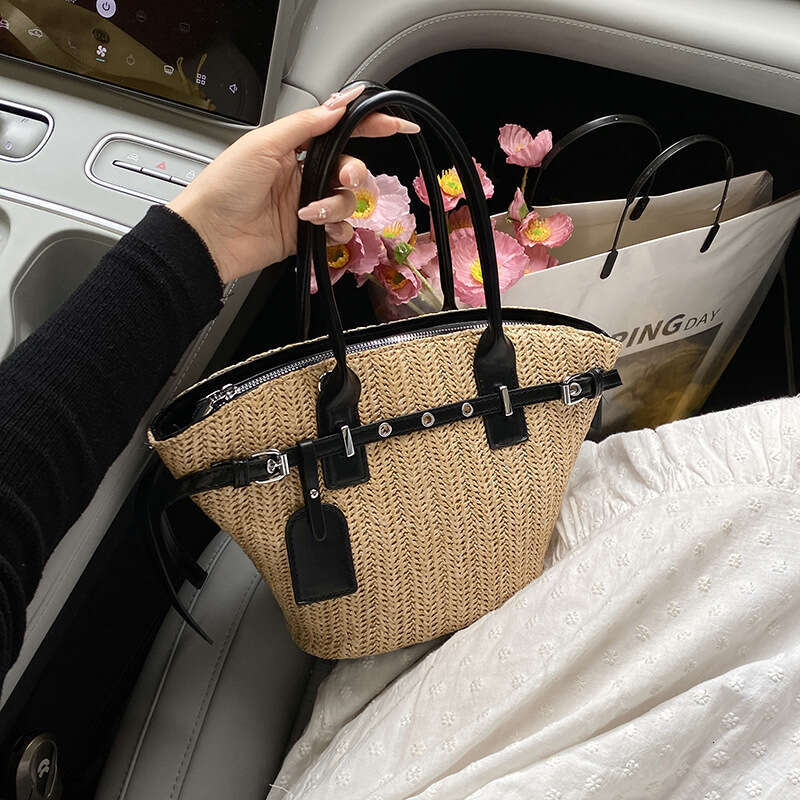 Woven Large Straw Capacity Handheld Bucket for Women 2025 New High-end Belt Buckle Vacation Style Beach Bag Trendy