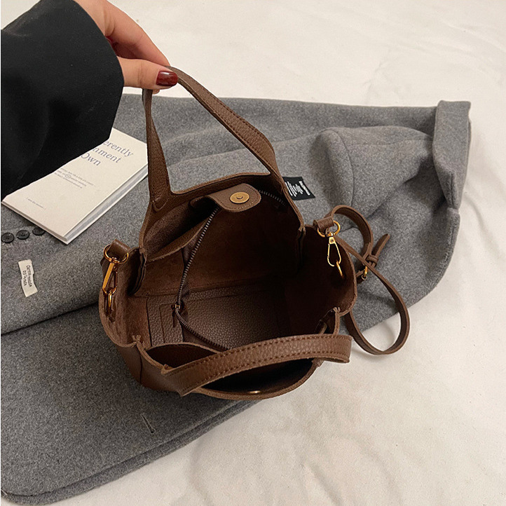 Urban Minimalist Women's Retro Bucket Bag Free Shipping Designer Large Capacity New Handbag Versatile Niche Single Shoulder Crossbody Bag Casual 