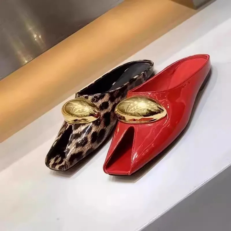 Elegant Temperament Metal Buckle Fish Mouth Slippers Fashionable Flat Shoes Cool Slippers Summer Trend 250809