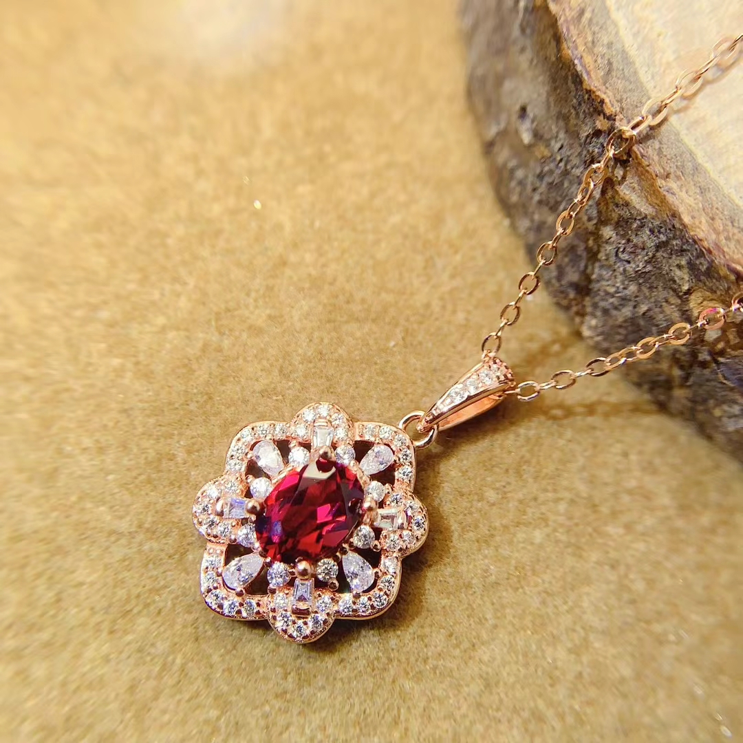Vintage style natural garnet pendant for party 5mm*7mm 0.7ct VVS grade genuine pyrope garnet 925 silver necklace pendant