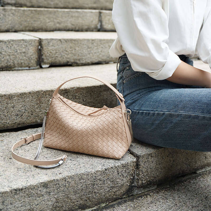 New Niche Cowhide Quilted Dumpling Woven Handbag Shoulder Crossbody Fashion Genuine Leather Women s Bag