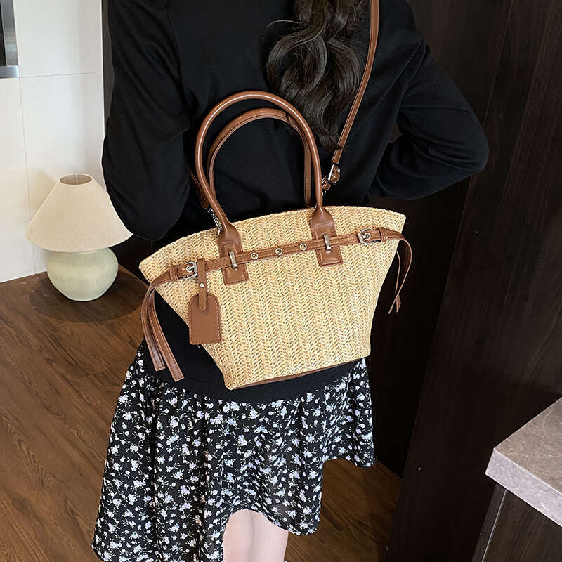 Woven Large Straw Capacity Handheld Bucket for Women 2025 New High-end Belt Buckle Vacation Style Beach Bag Trendy