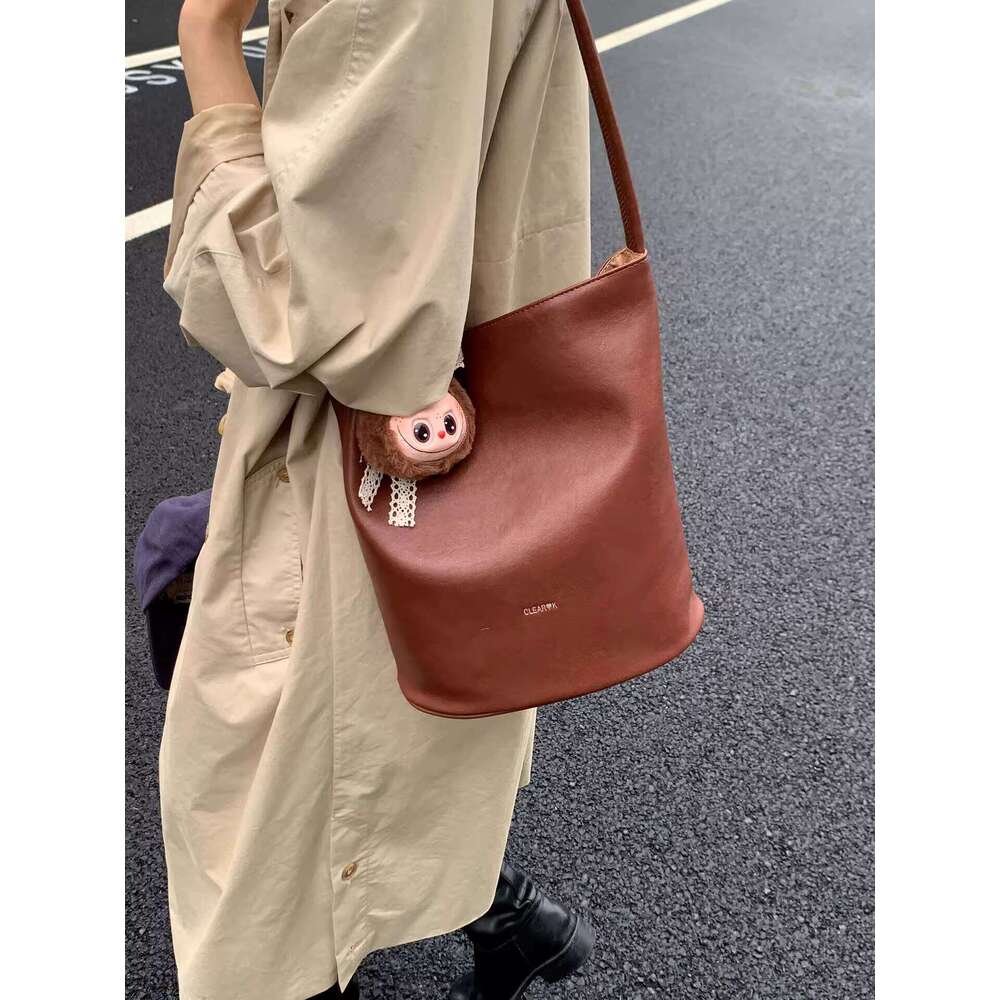 Autumn New Commuting Bucket 2025 Women's Versatile Elegant Korean Large Capacity NEW free shipping Fashion Trendy Shoulder Bag