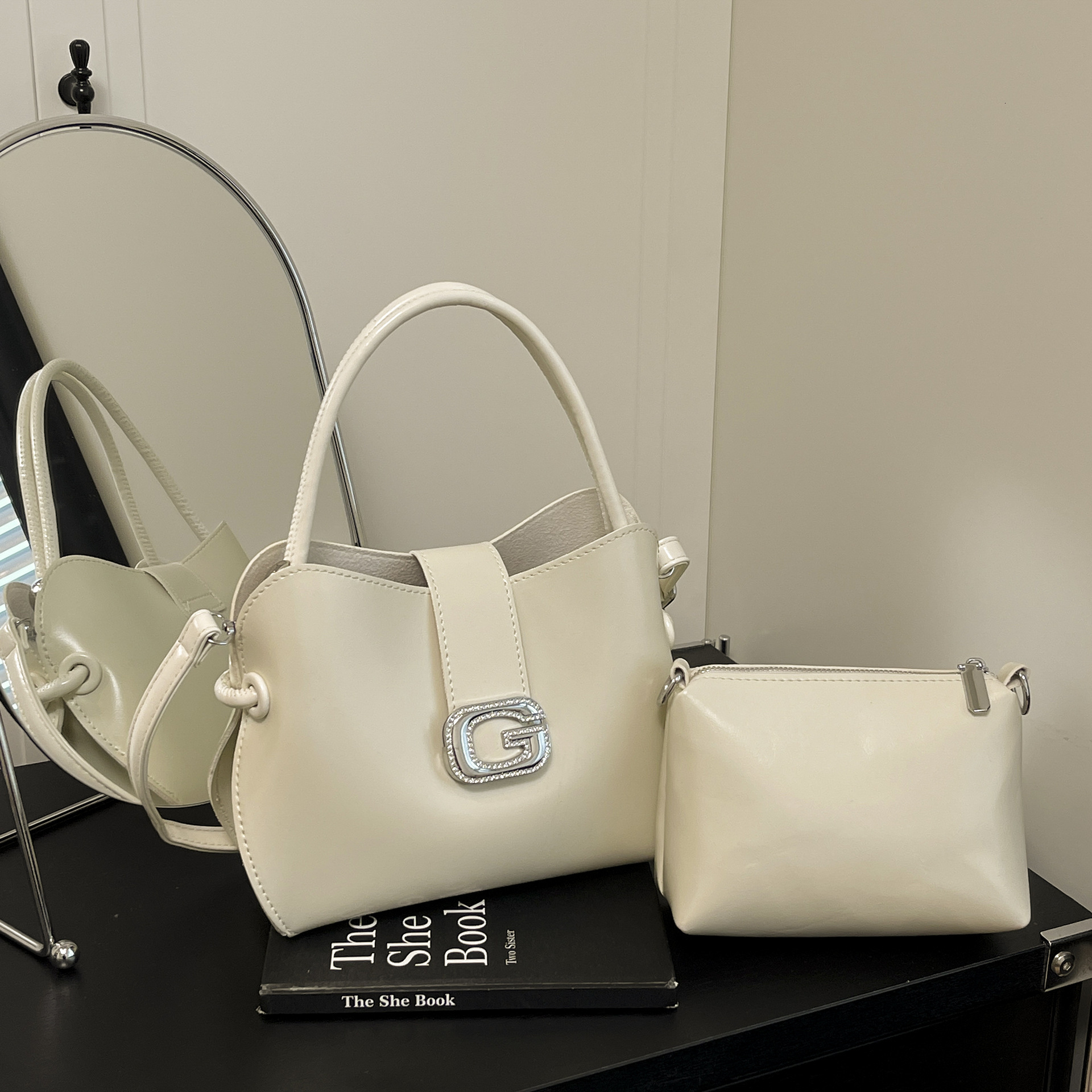 Luxury Brand Designer Bag Internet Celebrity Versatile Small Square Bag 2025 Summer New Fashion Simple Shoulder Bag High-End Crossbody Bag Women'