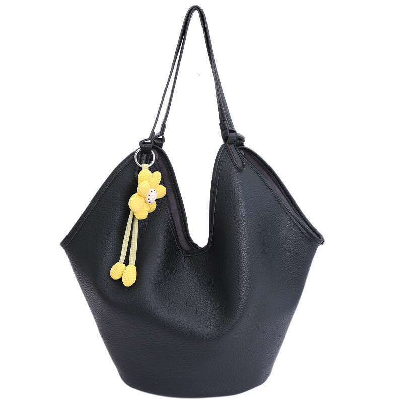 Autumn Casual Large Capacity Bucket for Women 2025 New Versatile Shoulder Soft Leather Commuter Tote Bag