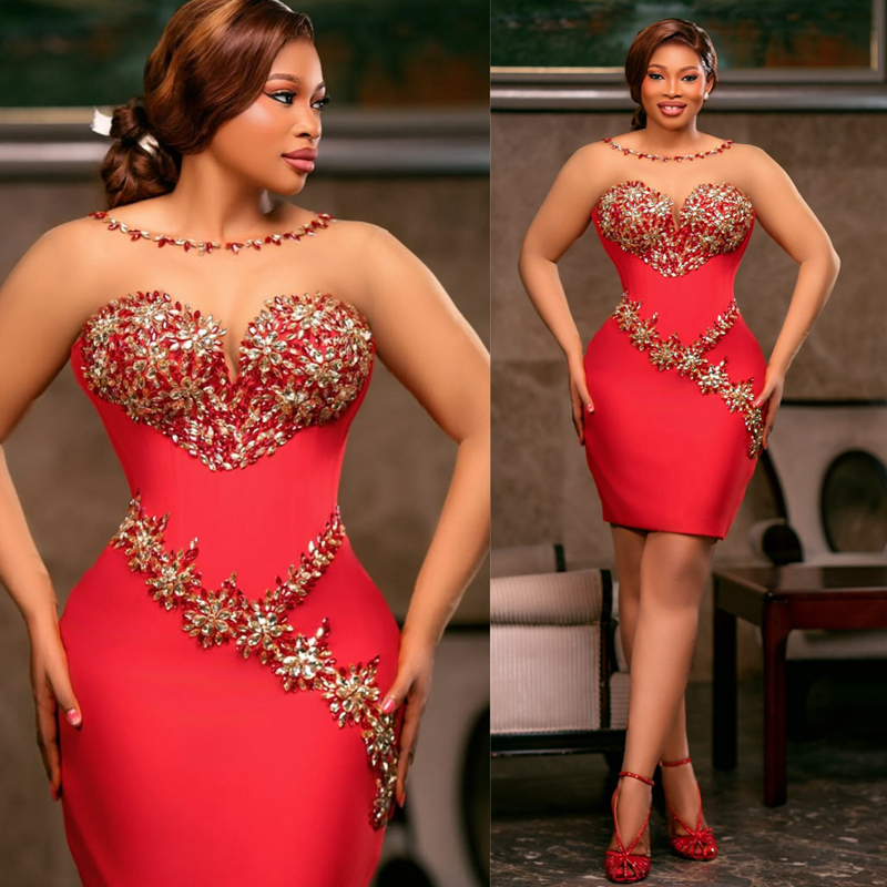 2025 Red Cocktail Dresses For Women Short Mini Dress Illusion Sheath Sheer Neck Appliqued Lace Rhinestones Crystal Homecoming Gown For Nigeria Black G