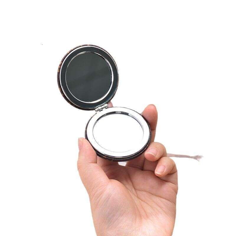 New Makeup Keychain Exquisite Gift Presbyopic Leather Double-Sided Mirror Bag Pendant