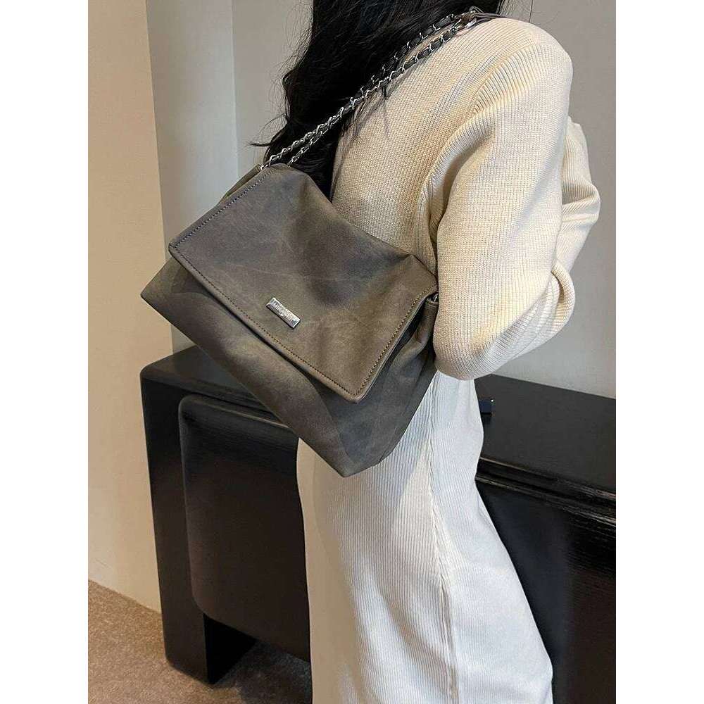 Women's 2025 New Designer Bag Shoulder Bag Vintage Versatile Chain Crossbody Single Underarm Bag