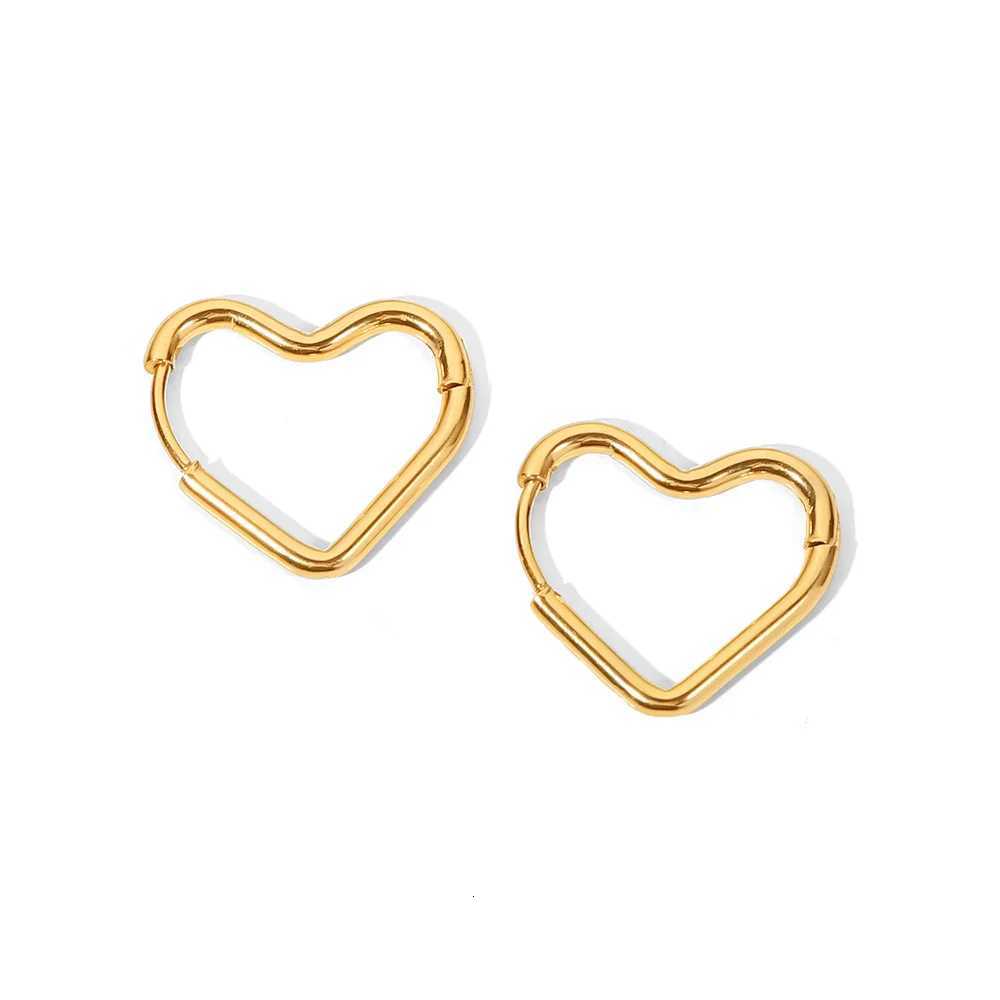 18k Gold Plated Stainless Steel Simple Heart Design Dainty Hoop Earrings Non Tarnish For Women XJ250814