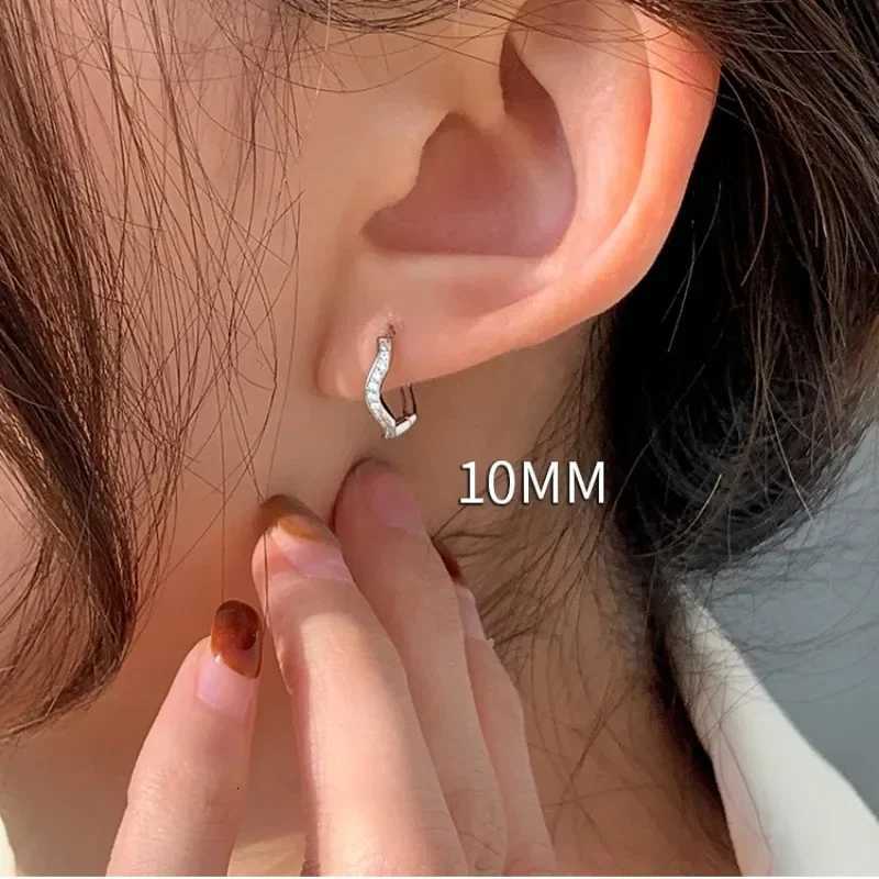 2Pcs Stainless Steel Minimalist Wave Hoop Earrings for Women Crystal Zirconia Small Huggie Ear Rings for Women Piercing Jewelry XJ250814