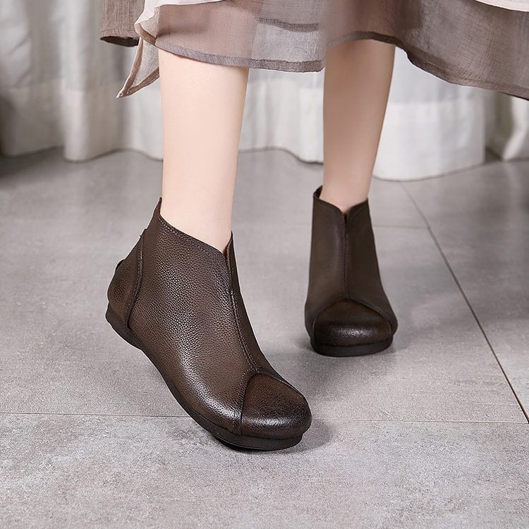 Cross-border large-size women's short boots, retro soft leather soft sole autumn and winter new one-step slip-on mom shoes, square-toe boots