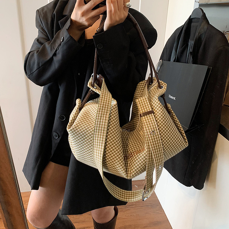 2025 New Women's Designer Handbag, Casual Checkered Small Boat Bag Multifunctional Commuting Single Shoulder Women's Handbag Outdoor Vacatio