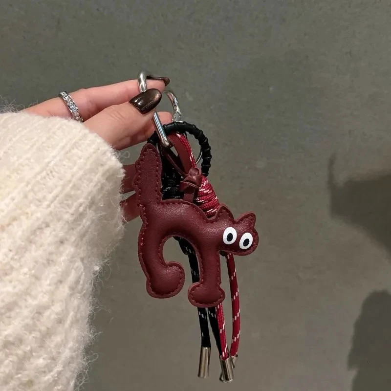 Classic Cute Leather Cat Shape Keychain Pendant Lovely Car Key Ring Bag Charm Phone Pendant Trinket Key Ring Accessories 250811