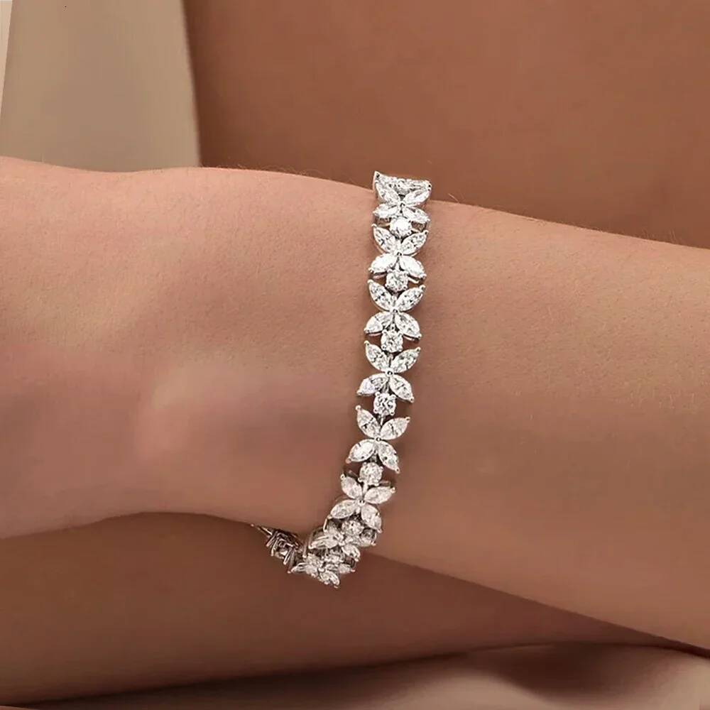 Luxury Butterfly Moissnaite Tennis Bracelets with Certificate /High Carbon Diamond Bracelet for Women 100% S925 Silver Jewelry