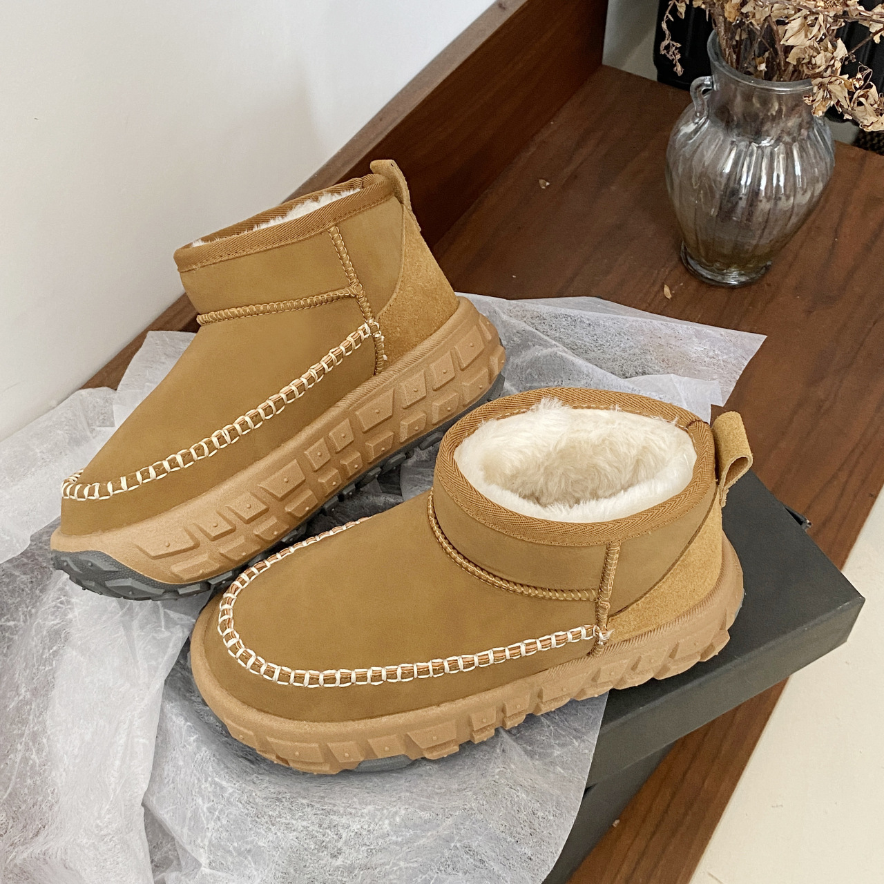 Women's new Winter Fashion Short Boots Fleece-lined Thickened and Warm Snow Boots with Thick Tire Soles