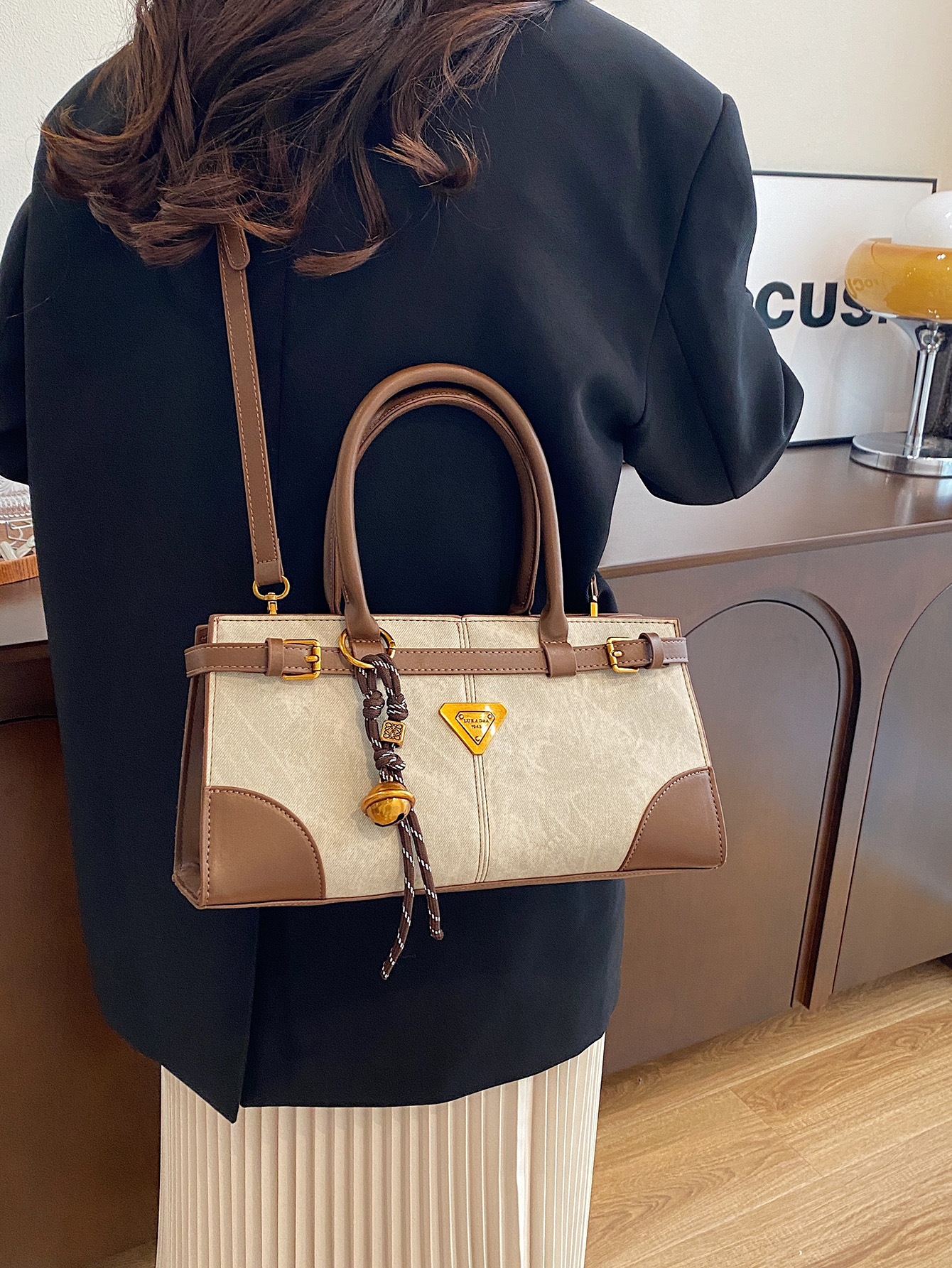 Women's Stylish and Casual Handheld Briefcase 2025 Winter New Retro and High - end Single - shoulder Bag Korean - style Trendy Women's Bag