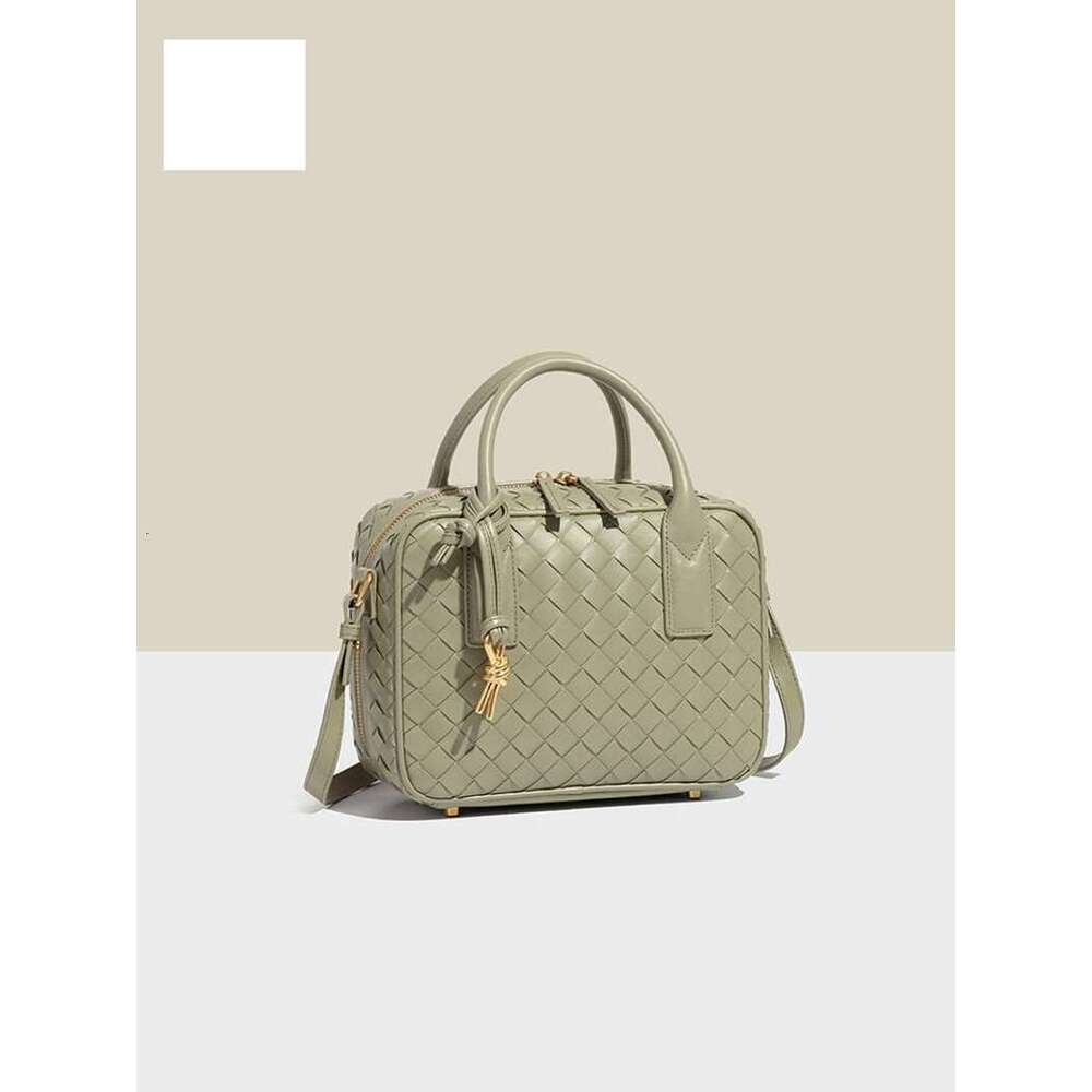 High-Grade Hand-Woven Fashion Hand Texture Autumn/Winter Single Shoulder Crossbody Pillow Bag