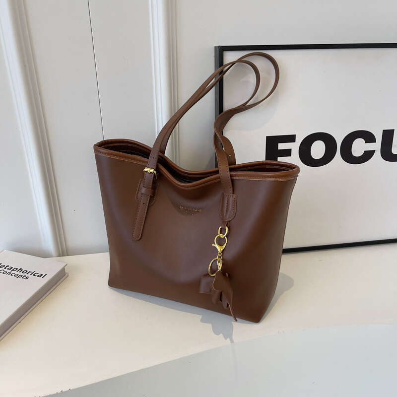 Capacity for Large Women 2025 New Simple Versatile Shoulder Textured College Student Class Commuter Tote Bag