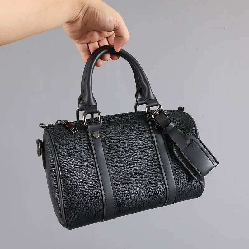 2025 New Men's Fashion Design Crossbdoy Bags Men Single Shoulder Bag Soft PU Leather Male Crossbody Handbag