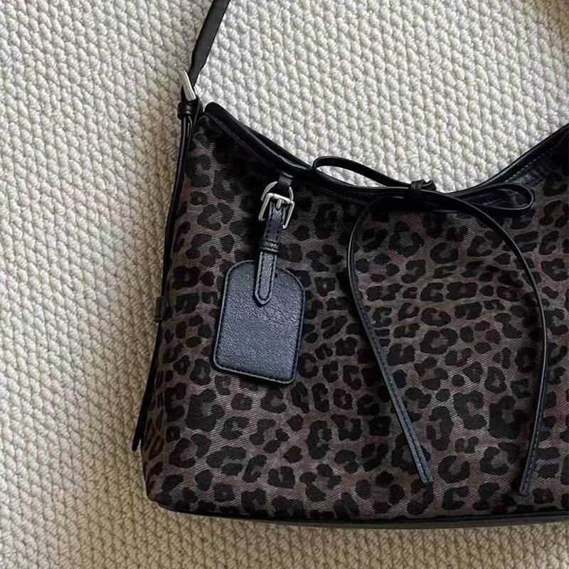 2025 Autumn New Women's Shoulder Bag Leopard Print Bow Shoulder Bag Niche Soft Leather Underarm Bag Casual Retro Handbag Autumn New Designer Bag