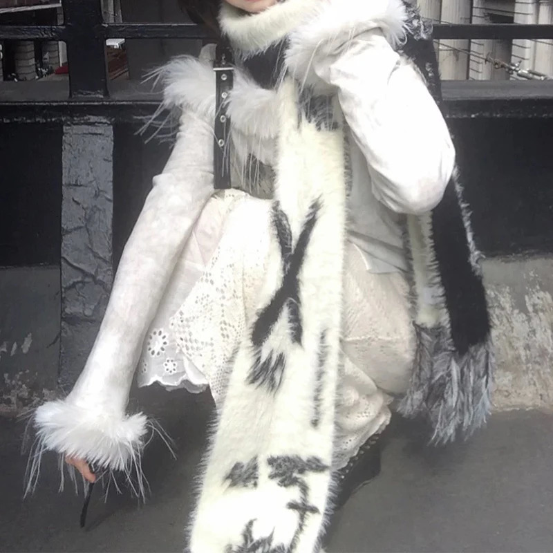 Y2K Women Scarves Japanese Cute Cartoon Black White Autumn Winter Warm Cold Scarf for Girls Outdoors Casual Long Wrap 250813