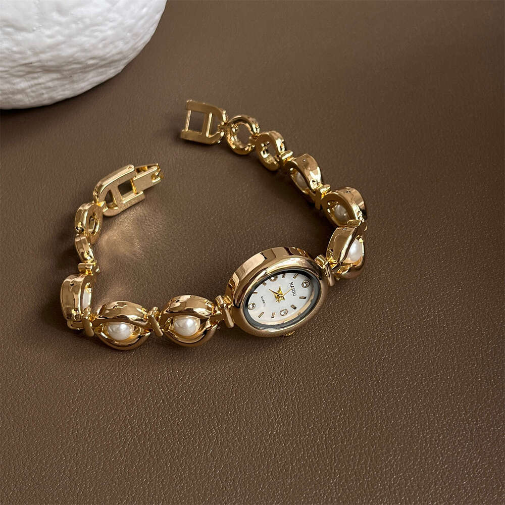 Designer White High-Value Bracelet Niche for Women High-End Light Luxury Pearl Exquisite Women's Quartz Watch