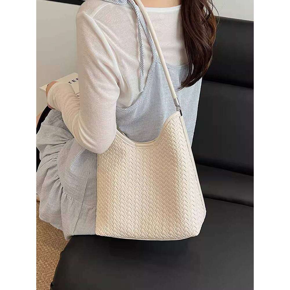 High-End Tote for Women 2025 New Trendy Woven Fashion Versatile Shoulder NEW free shipping Bag Light Luxury Soft Leather Hot Trend