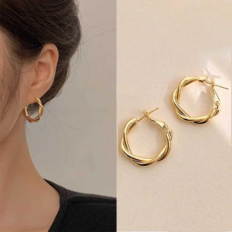 Needle Korean Twist Ear Ring Simple Earrings OL Commuter Exquisite Elegant Earrings All-match Earrings XJ250814