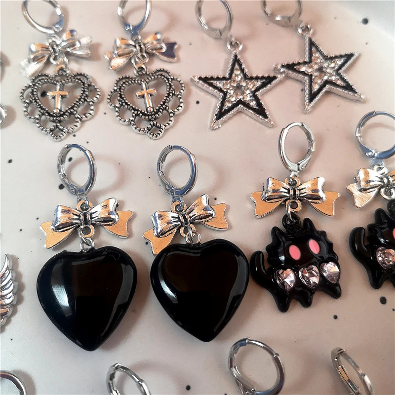Goth Vintage Cute Bowknot Pink Strawberry Heart Star Pendant Earrings Egirl Gothic 2000s Y2K EMO Rave Jewelry Scene Accessories 250812
