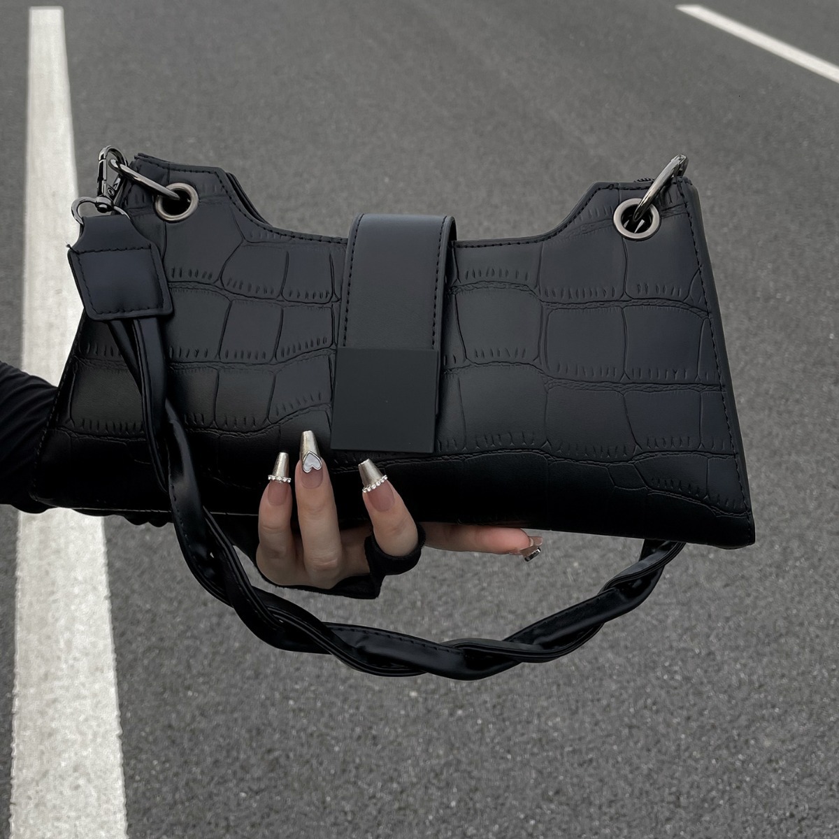 High end single shoulder women's armpit bag 2025 new designer crossbody bag