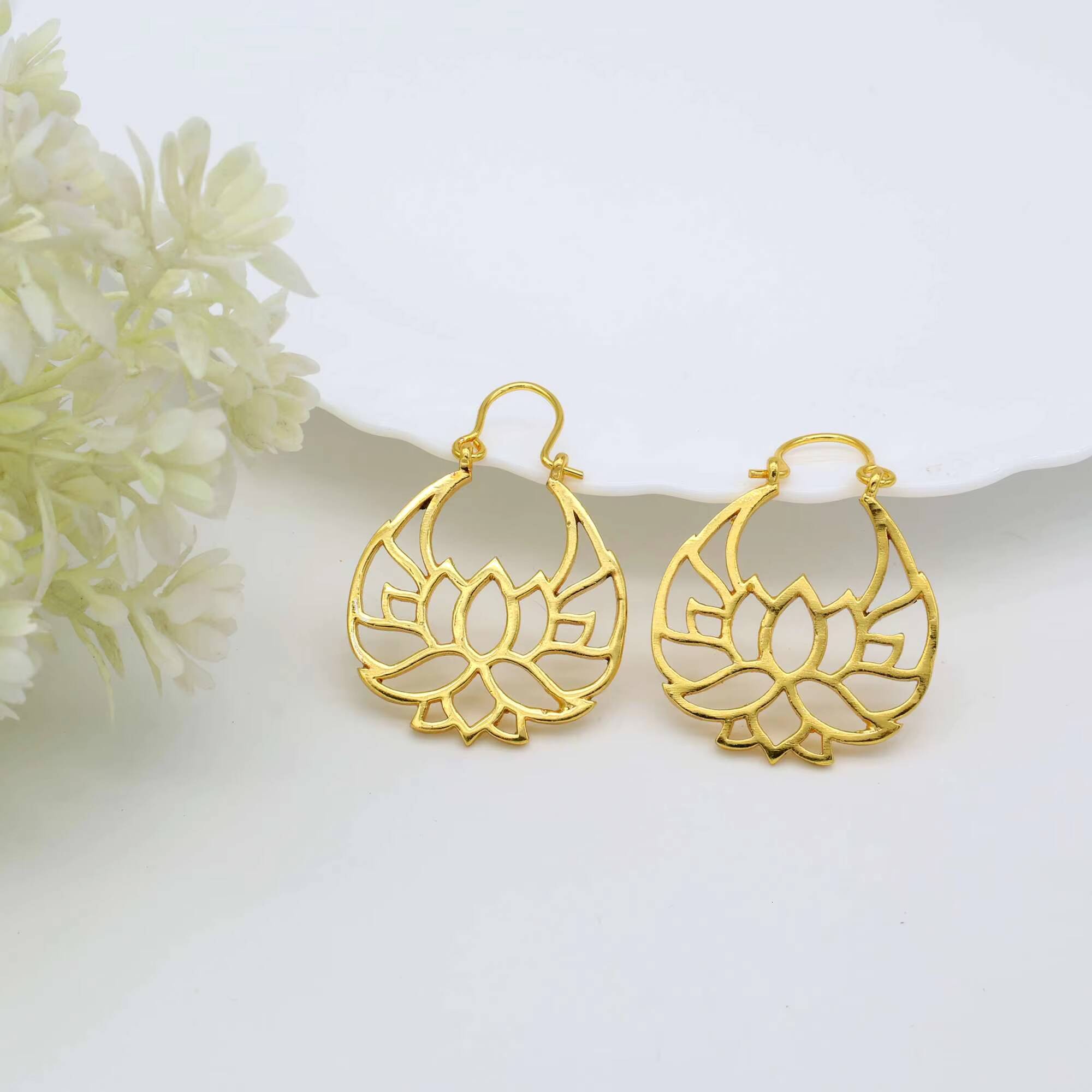 2024 Women's Gold-Plated Brass Flower Hollow Lotus Yoga Buddhist Jewelry Gift Fashion Earrings
