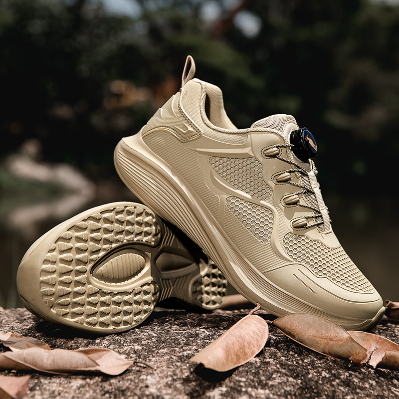Stylish Work Boots Combining Lighess and Durability: Perfect for Active Outdoors