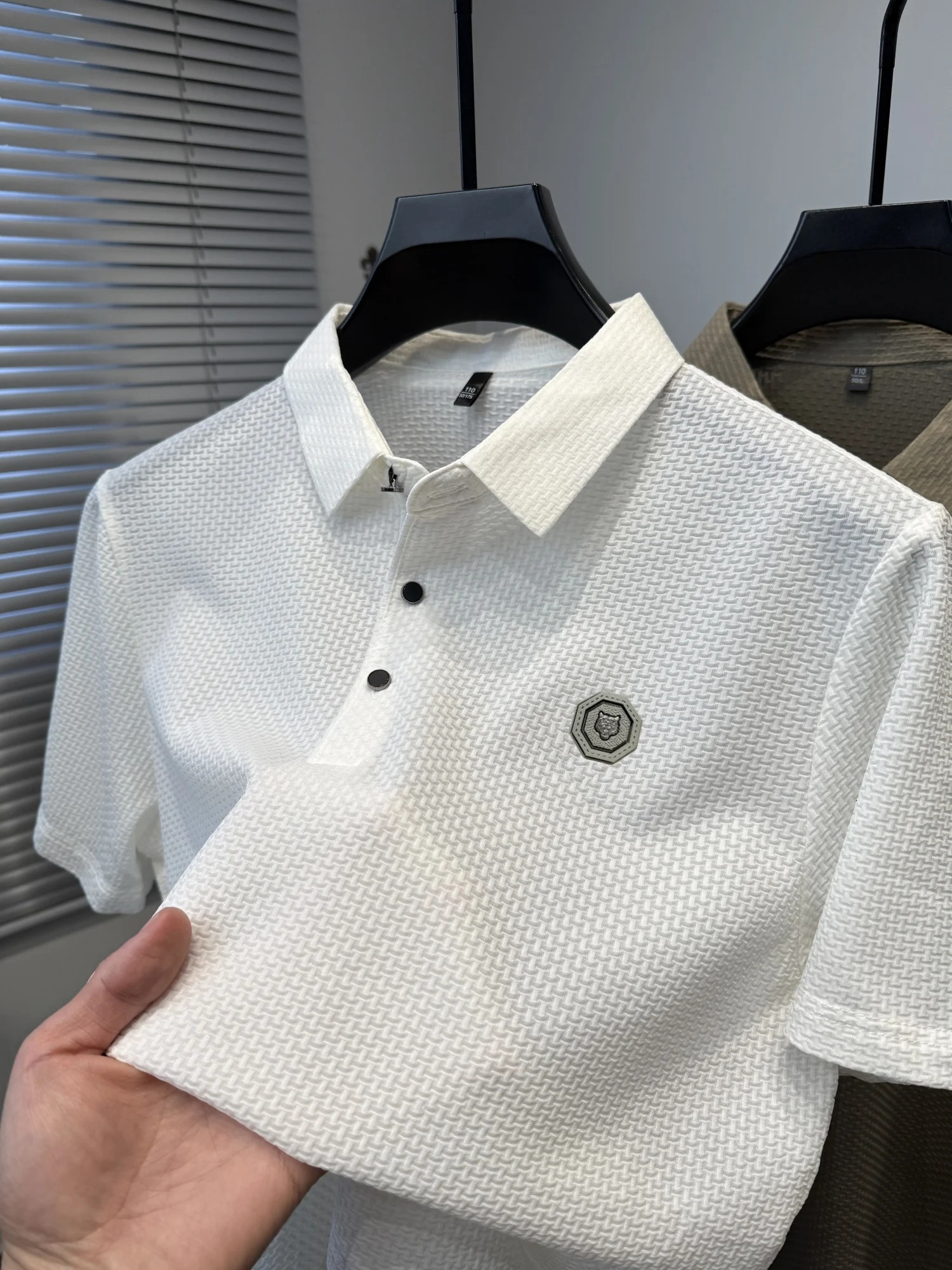 2025 high-end short sleeve mens polo shirt summer fashion domineering tiger badge boutique ice silk top casual T-shirt 250813