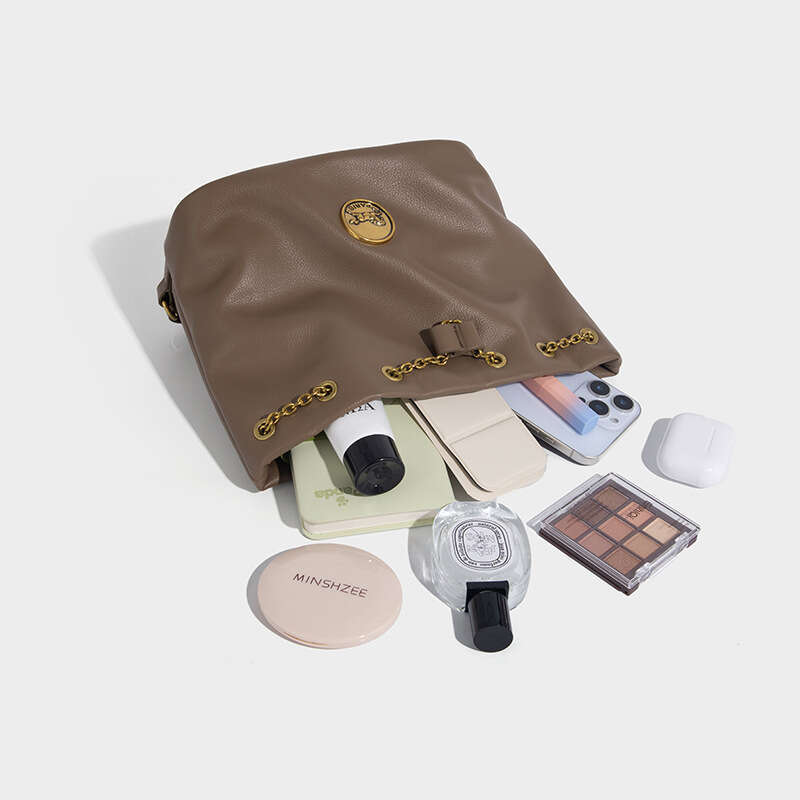 Designer Bucket Bag Circular Drawstring Backpack 2025 New Women's Fashion Chain Bags Simple Commuter