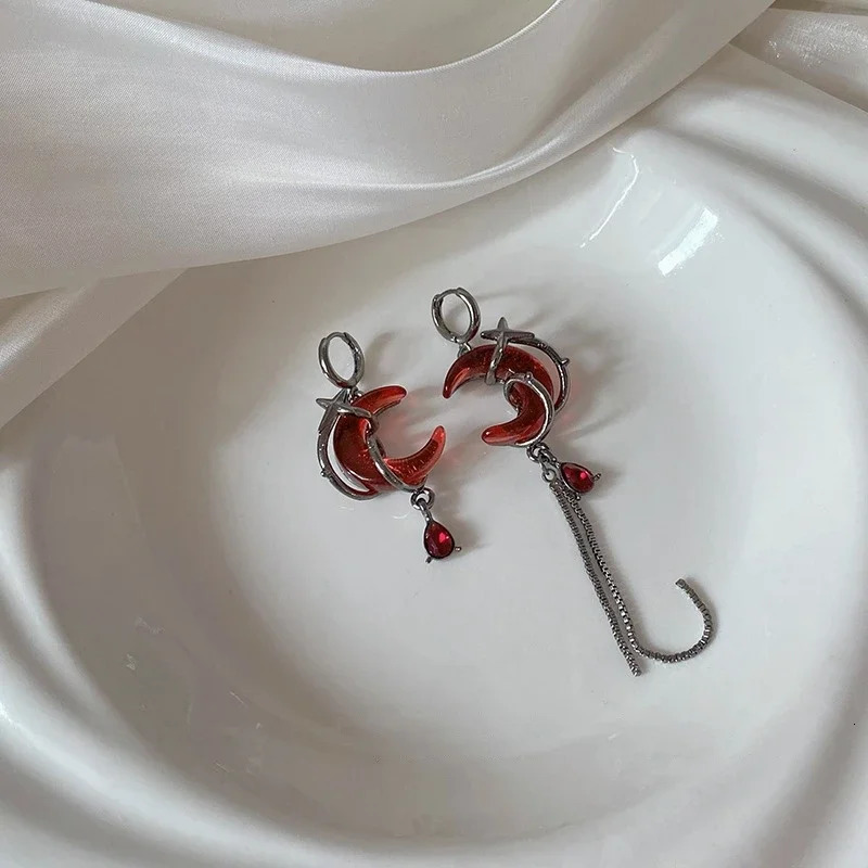 LATS Red Moon Gem Asymmetric Dangle Earrings Personality Unisex Hip-Pop Gothic Dark Style Ear Accessories Sweet and Cool Jewelry 250812