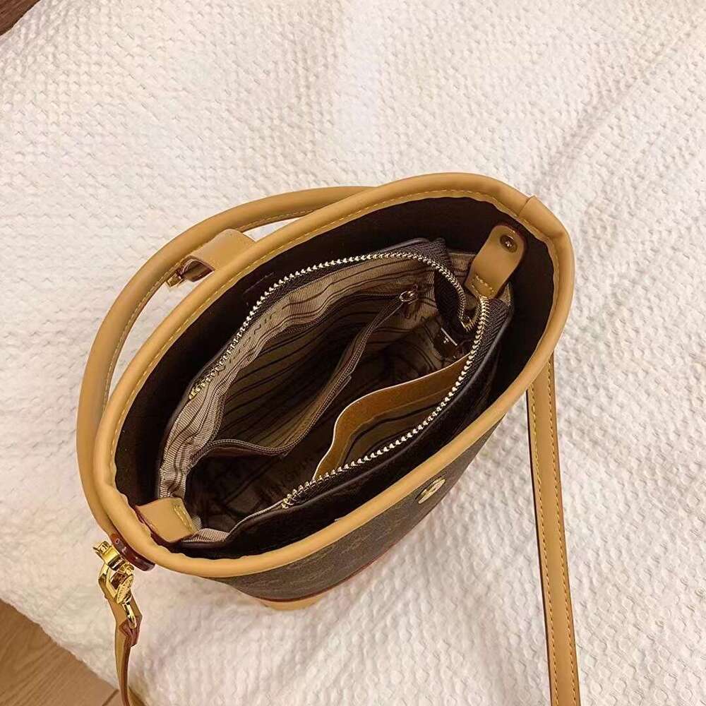 DHessentials Minimalist Bucket Bag - Stylish Shoulder Crossbody Bag for Women, Fashionable PVC Handbag (Beige)