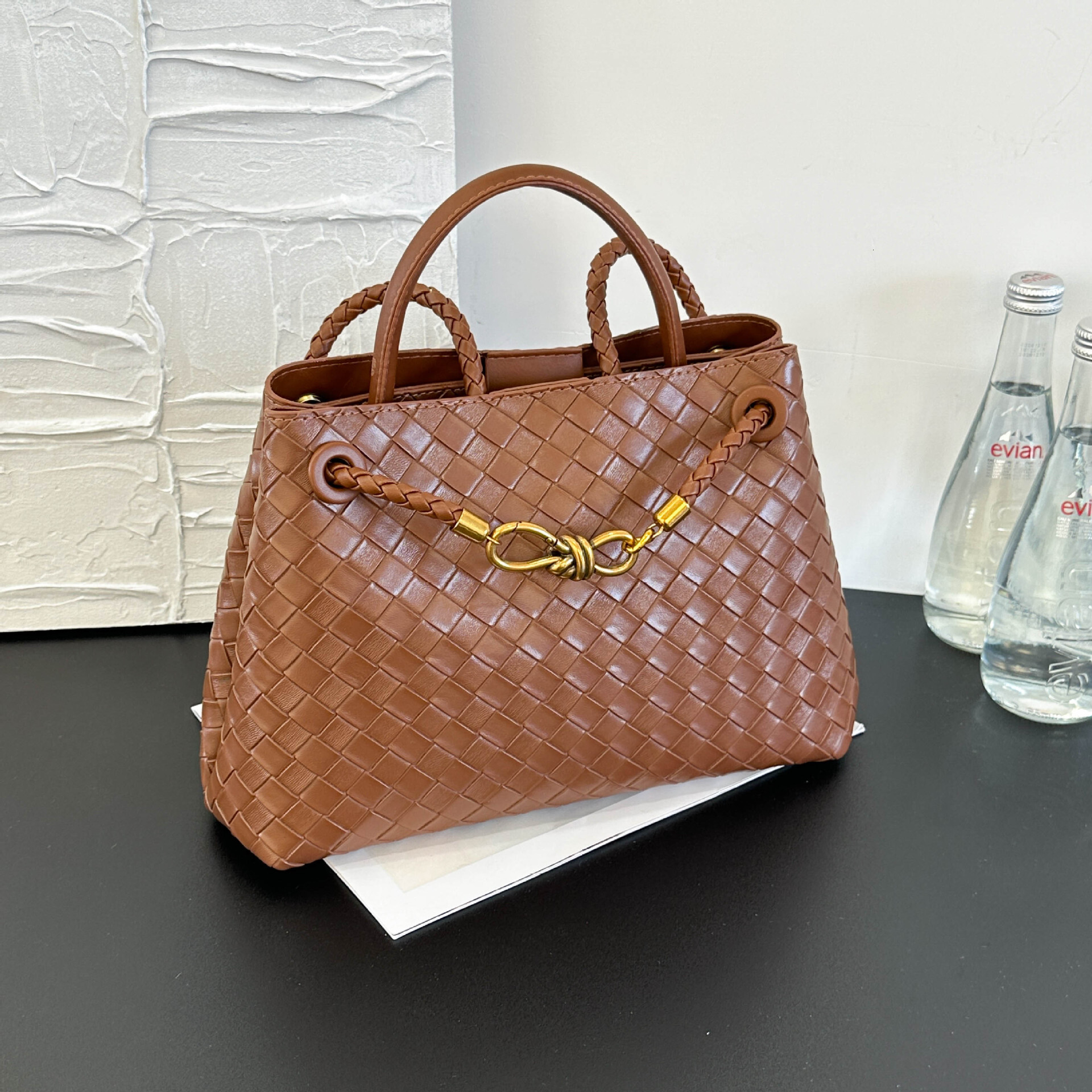 Luxury Brand Designer Bag Retro Woven Handbag For Women, High-End Commuter Bag, Versatile Tote Bag, Fashionable Shoulder And Crossbody Bag