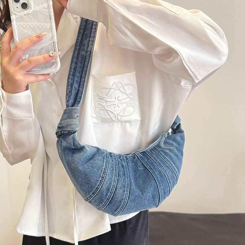 New Fashion Niche Denim Baguette Casual Wide Strap Single Shoulder Trendy Bags Designer Women Versatile Crossbody Dumpling Bag