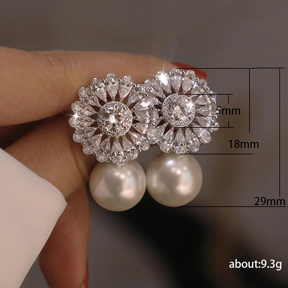 Huitan Romantic Women Stud Earrings Pearl Delicate Female Earring for Party Gift Top Quality Jewelry Drop 250812