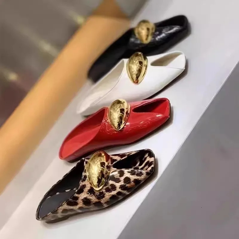 Elegant Temperament Metal Buckle Fish Mouth Slippers Fashionable Flat Shoes Cool Slippers Summer Trend 250809