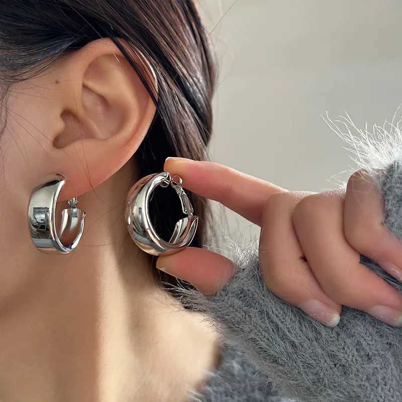 Vintage Smooth Round Metal Chunky Hoop Earrings for Women Gold Color Wide Thick Geometric Statement Earrings Jewelry Gift XJ250814