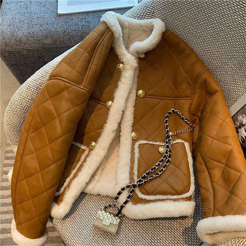 Subtle retro wool lambing top, warm diamond grid fried street jacket, women's trendy jacket