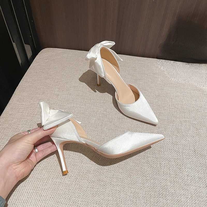 2022 New Solid Color Fashion Design Stiletto Bow Hollow Womens Wedding Shoes Womens Exquisite Shallow Mouth Satin High Heels W250814