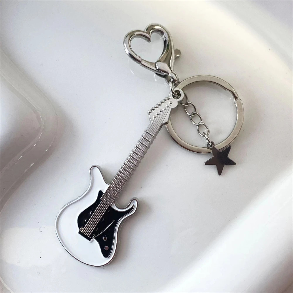 Guitar Love Heart Star Key Chain for Men Women Sweet Cool Trendy Fashion Pendant Keychain Rock Punk Vintage Accessories Gift 250811
