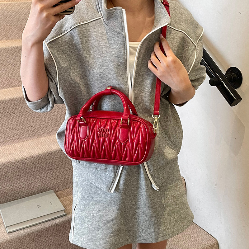 Simple Women's Wrinkled Small Square Bag Armpit Bag Free Shipping Designer Luxury New Letter Shoulder Bag Fashion Elegant Casual Mini Handbag