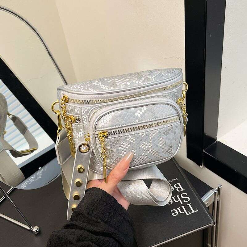 Light Texture Crossbody Women's Fashion Niche Design 2025 Chest Multi-pocket Casual Shoulder Bag