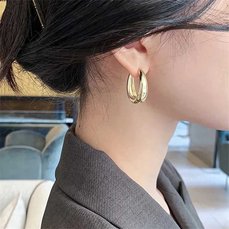 2024 New Classic Copper Alloy Smooth Metal Hoop Earrings For Women Fashion Korean Jewelry Temperament Girls Daily Wear Earrings XJ250814