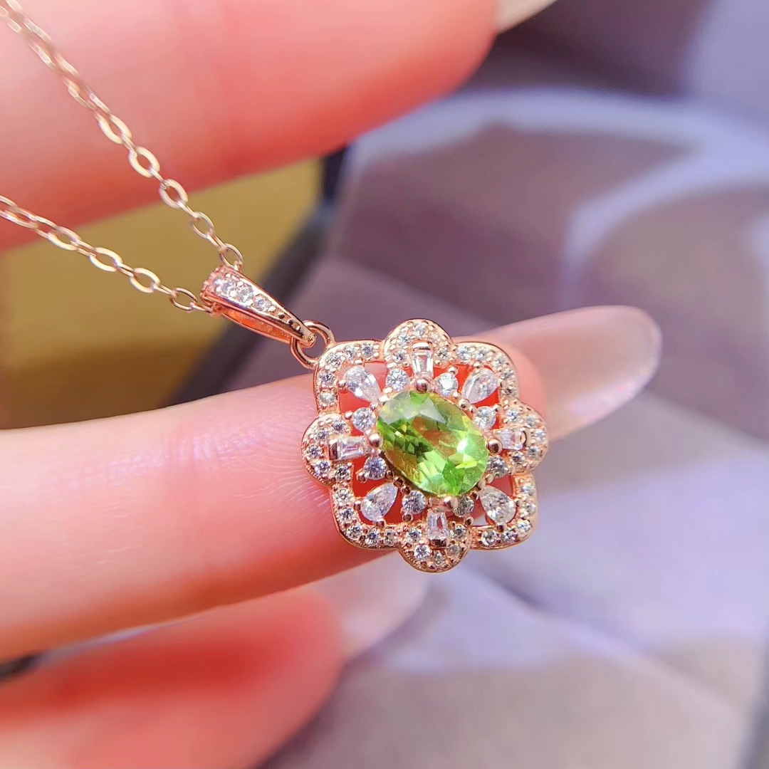 Beautiful 925 silver gemstone pendant 5mm*7mm 0.7ct natural peridot pendant 18K gold plated silver peridot necklace
