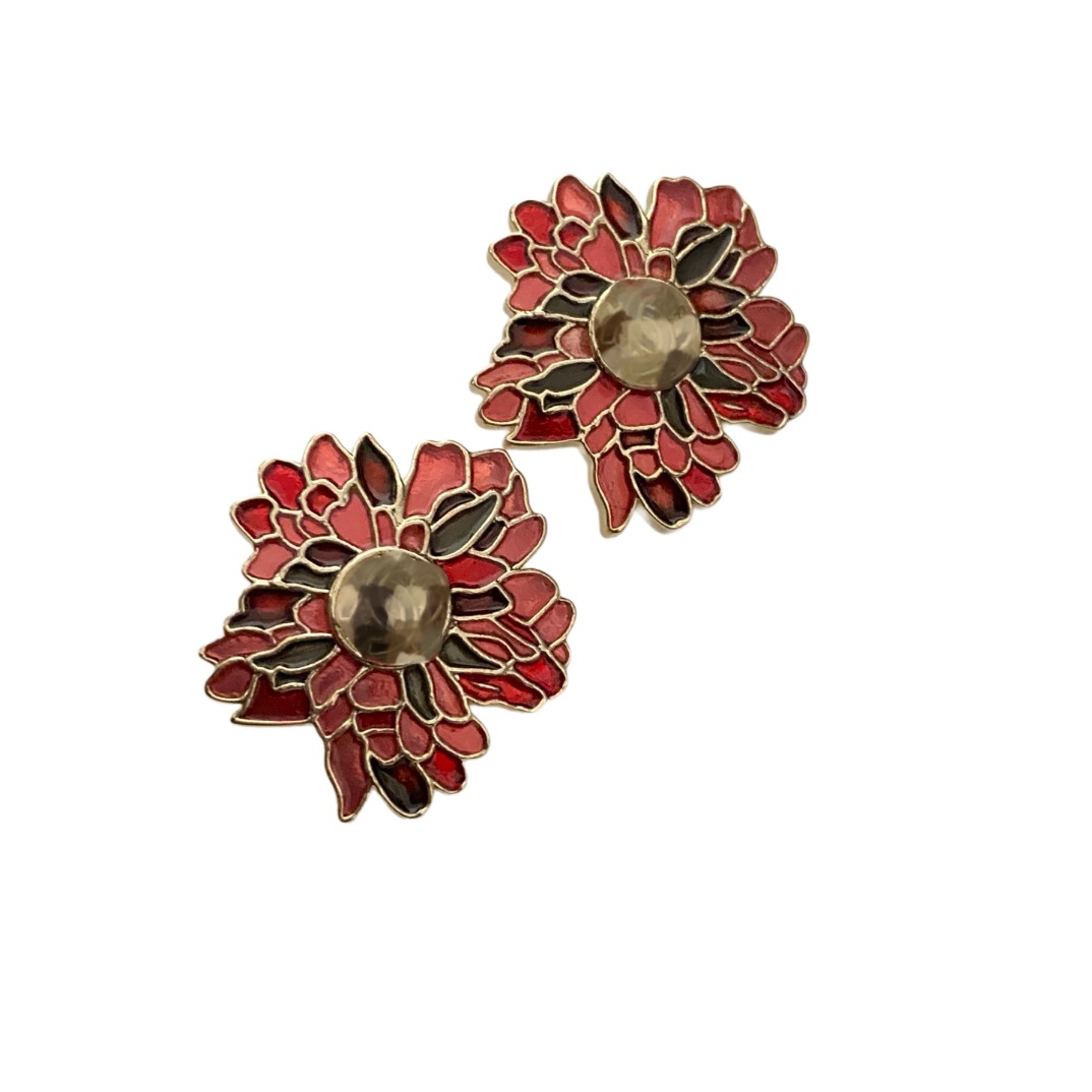 Retro Enamel Flower Double C Earrings, Luxurious and Highly Stylish Earrings