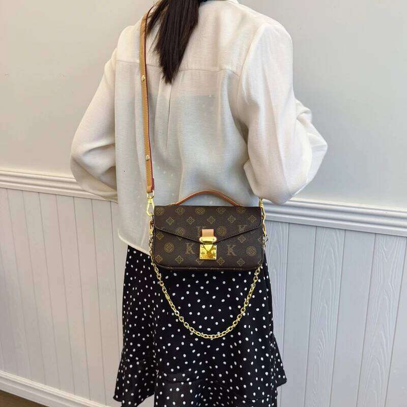 Hot Selling Stylish Vintage Leather Tote Bag Women's High-End Minimalist Crossbody Solid Color Square Satchel Designer Bags